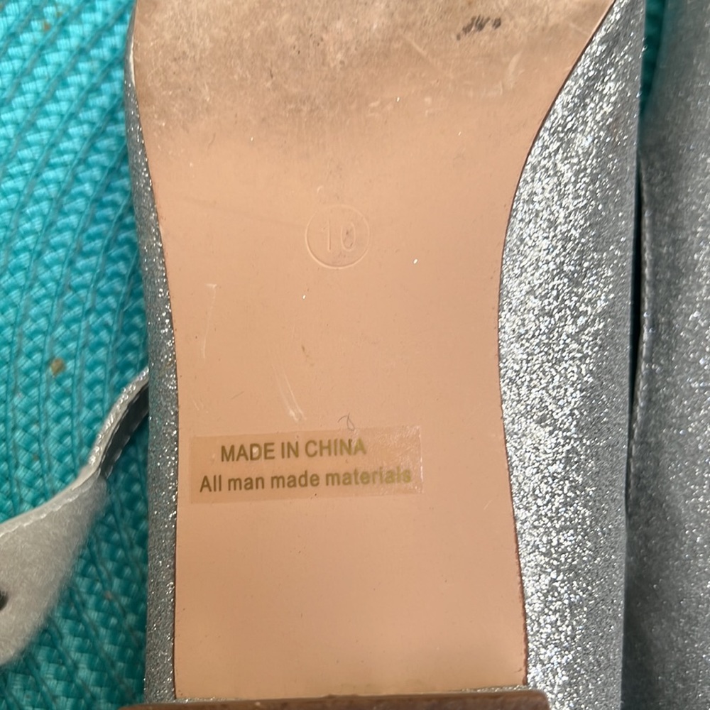 Silver Glittery Mary Jane Party Shoes - Sz 10 - Picture 9 of 11